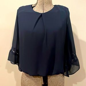 Quarter sleeve blouse